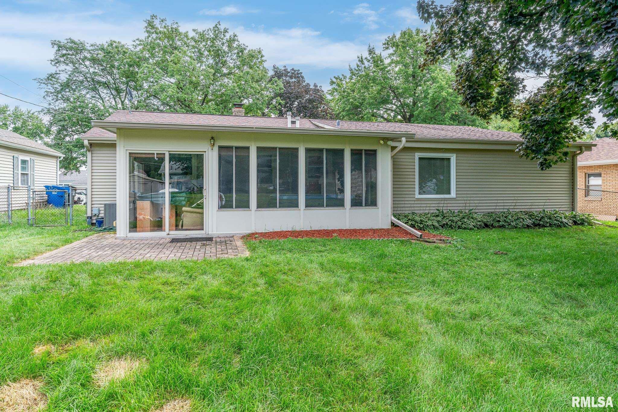 3005 15th Street Moline, IL 61265 - Photo 3 of 18