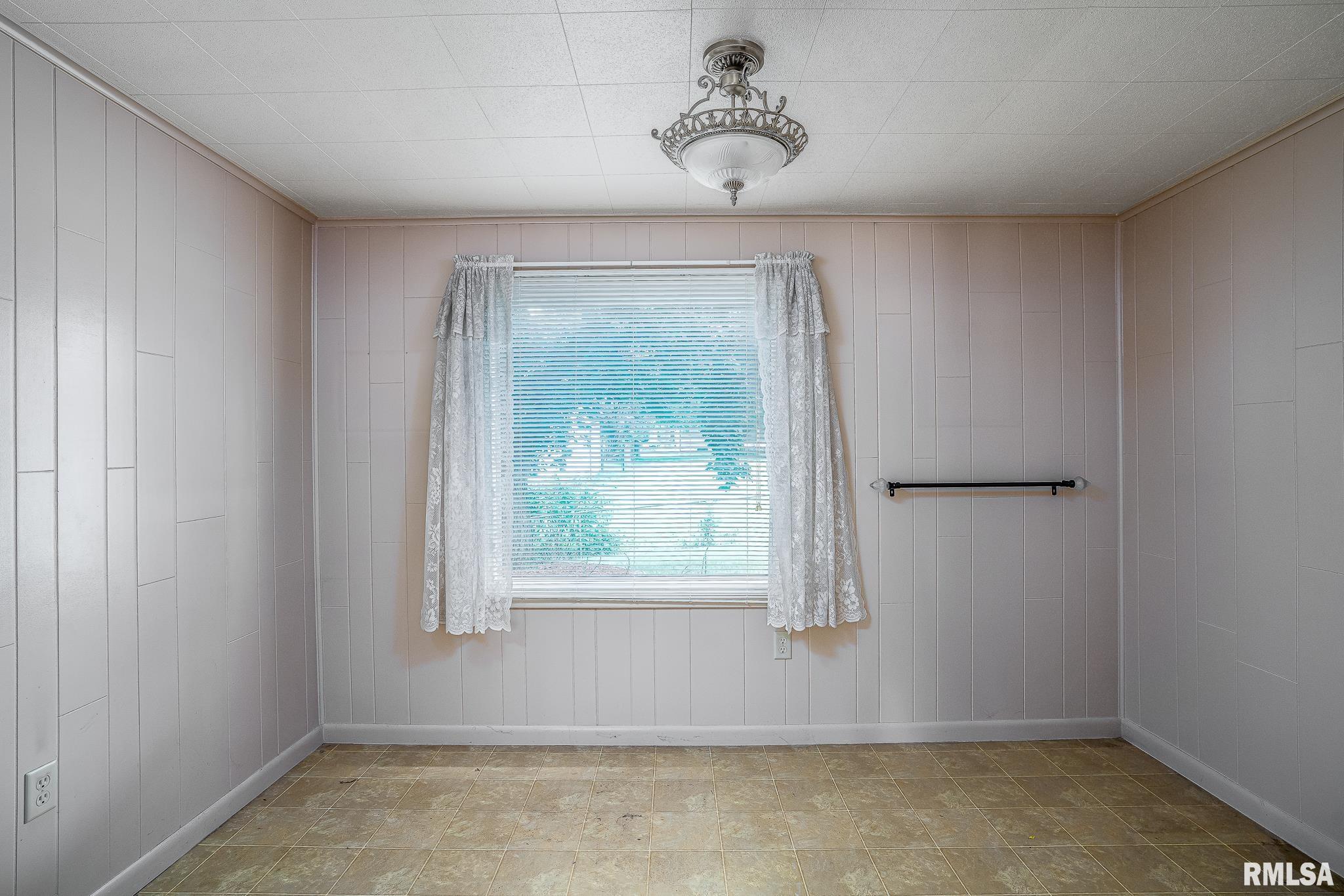 3005 15th Street Moline, IL 61265 - Photo 6 of 18