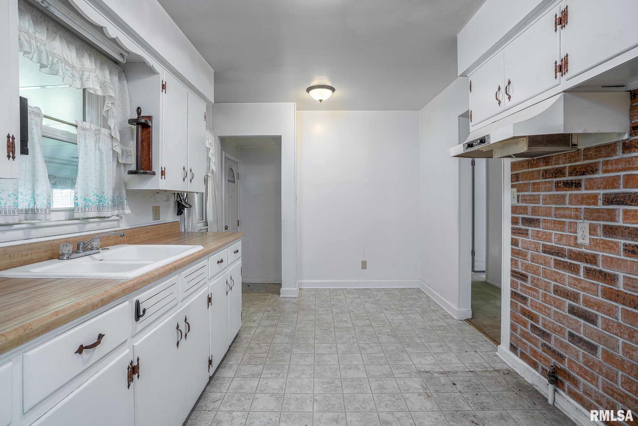 3005 15th Street Moline, IL 61265 - Photo 7 of 18