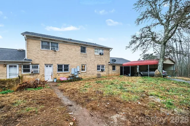 a house view with a outdoor space
