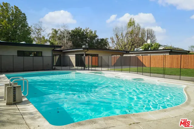 $9,499 | 6236 Sale Avenue, Woodland Hills, CA 91367