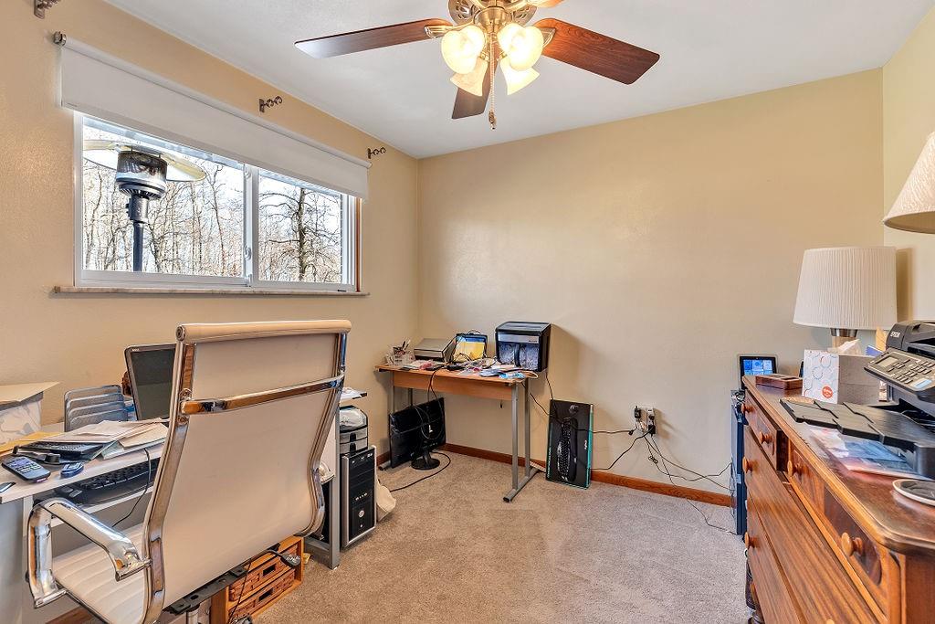 252 C Engle Road Industry, PA 15052 - Photo 16 of 25