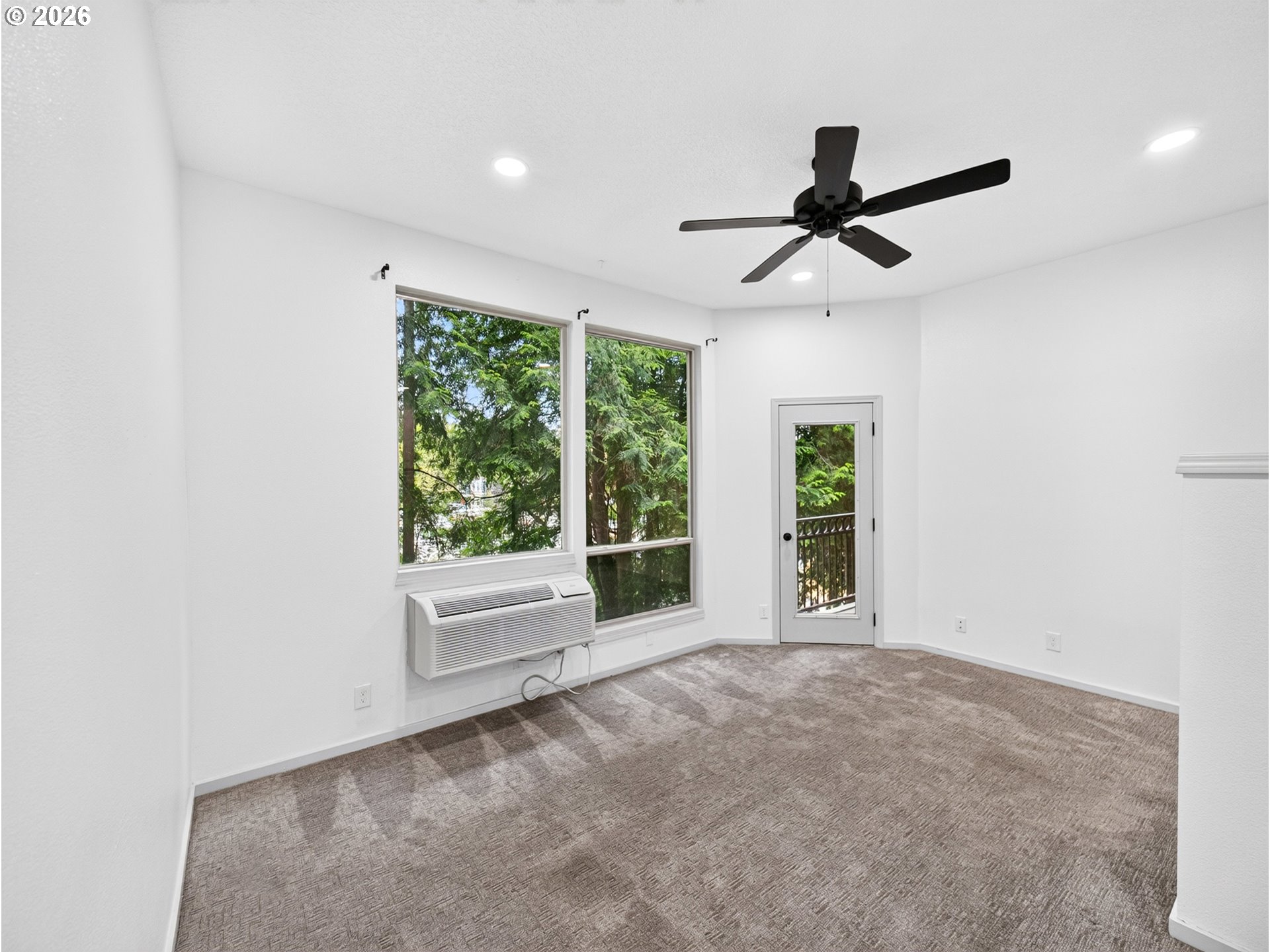 1535 Southwest Clay Street, Unit 103 Portland, OR 97201 - Photo 9 of 35 Living Room