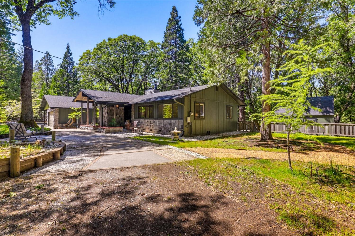 13646 Banner Lava Cap Road Nevada City, CA 95959 - Photo 39 of 70 Circular driveway