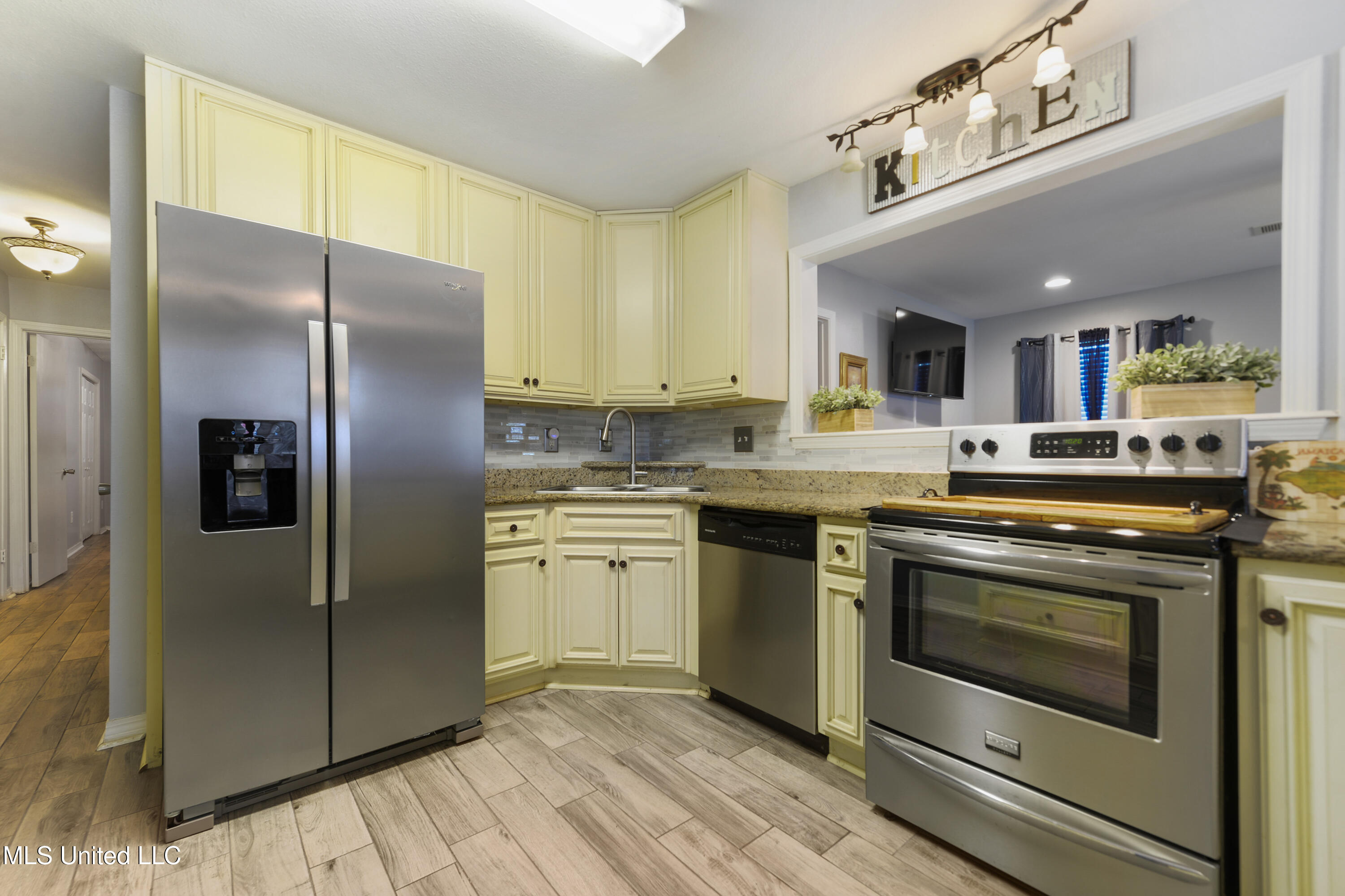 7124 Smith Road Long Beach, MS 39560 - Photo 6 of 35 006