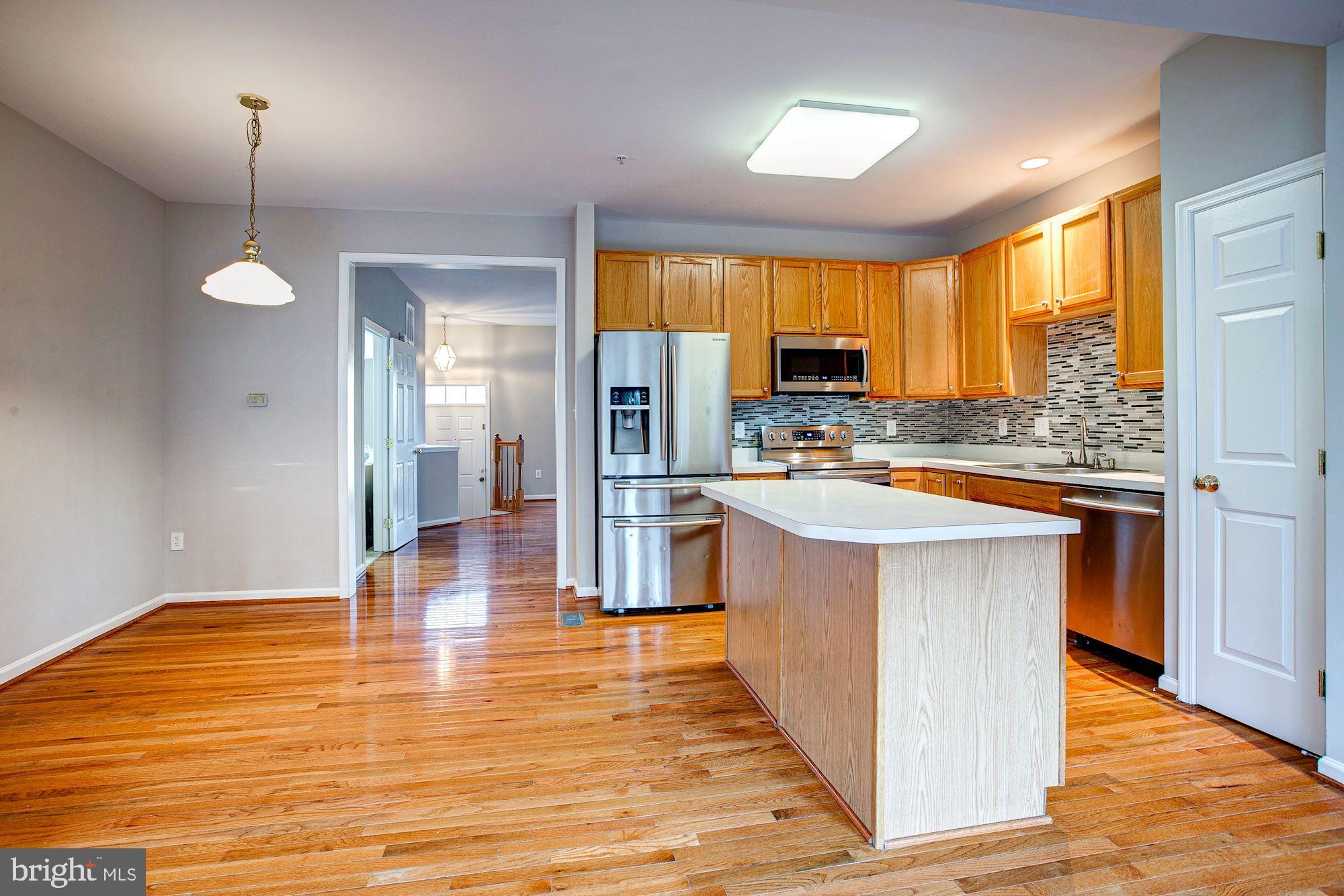 1806 Country Run Way Frederick, MD 21702 - Photo 8 of 40 Eat-In Kitchen