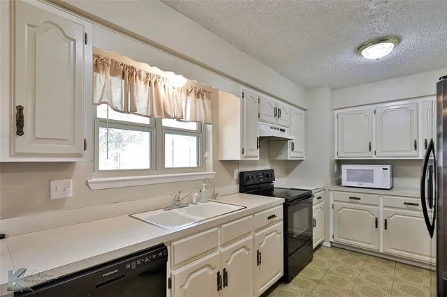 $185,000 | 721 Mistletoe Street, Breckenridge, TX 76424