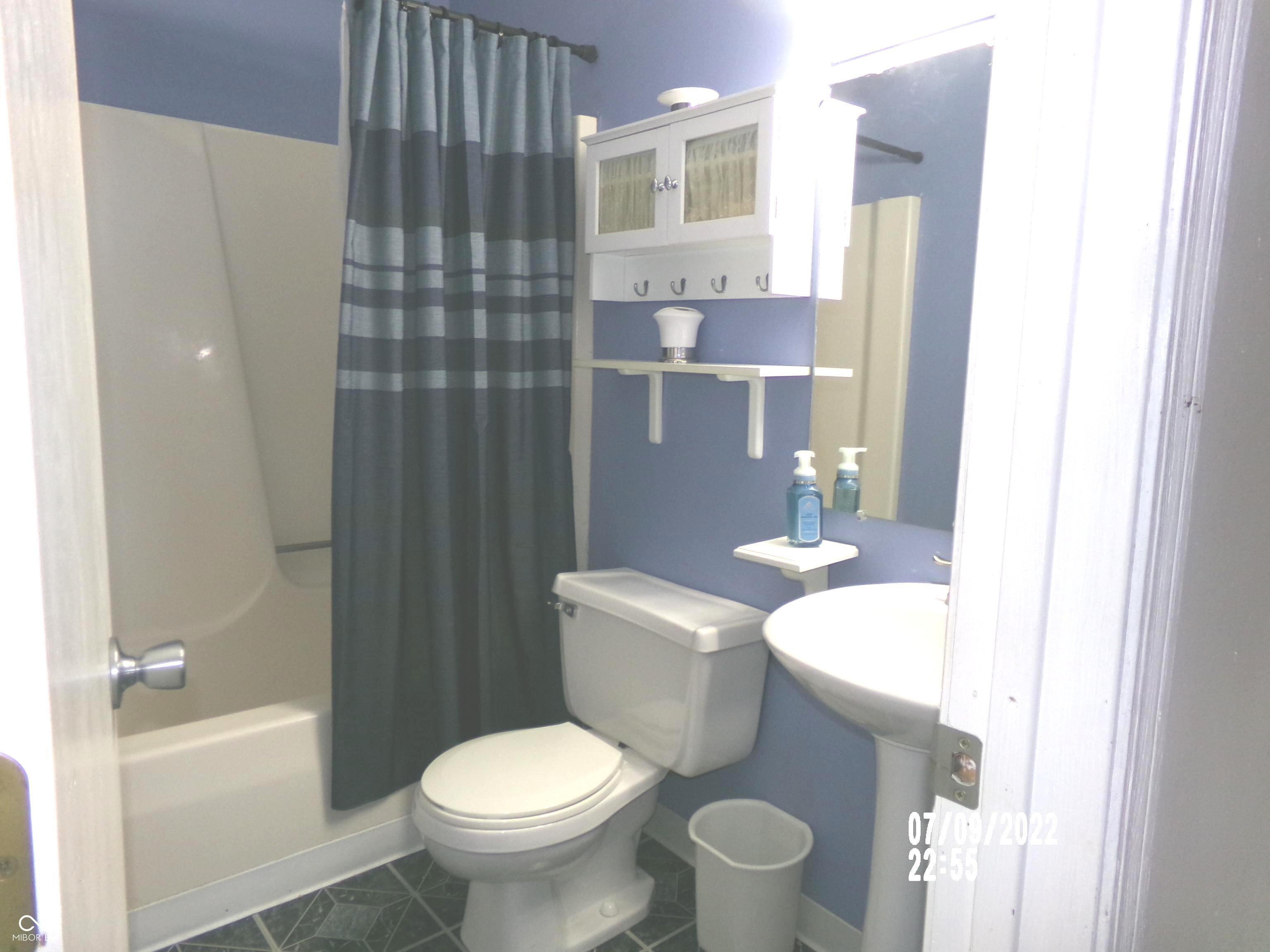 7819 Inverness Drive Indianapolis, IN 46237 - Photo 11 of 16