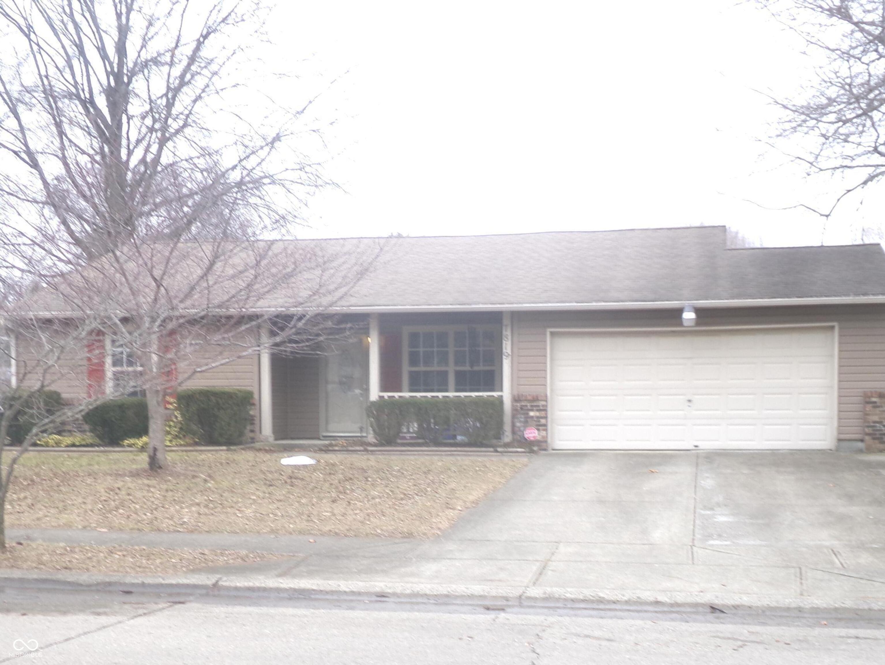 7819 Inverness Drive Indianapolis, IN 46237 - Photo 2 of 16