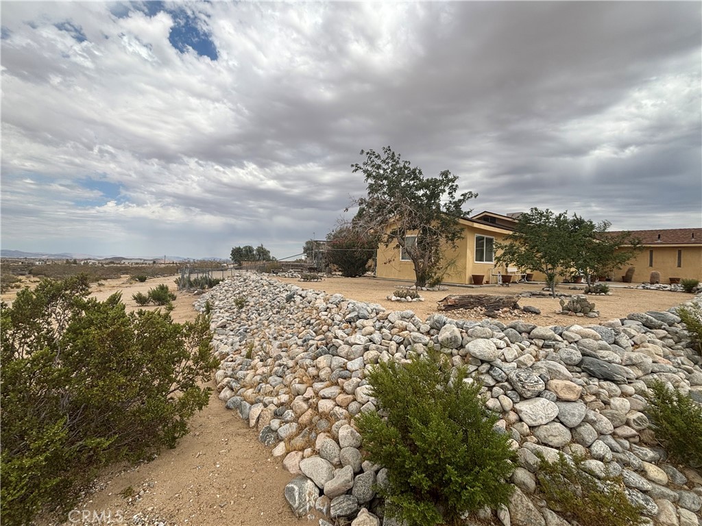 3255 Sunset Road Joshua Tree, CA 92252 - Photo 4 of 26