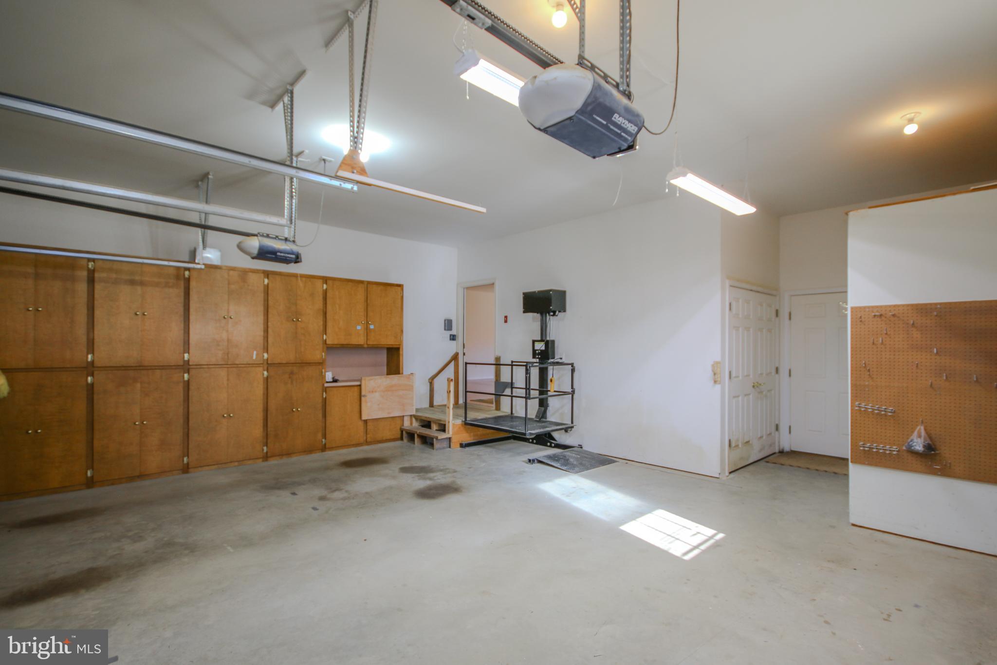 918 Winding Way Salisbury, MD 21804 - Photo 25 of 49 Garage