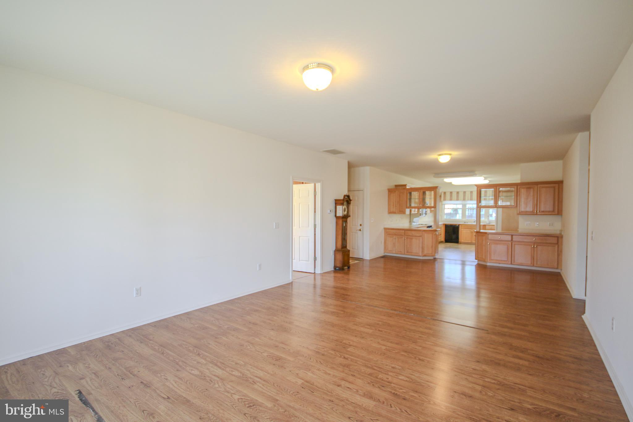 918 Winding Way Salisbury, MD 21804 - Photo 5 of 49 Living room