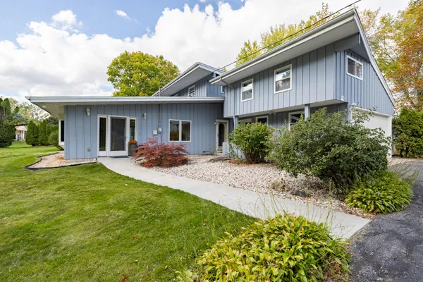 $589,900 | 4705 Highland Park Drive, Polk, WI 53086