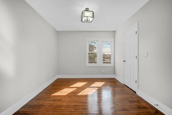 $895,000 | 1950 Monroe Avenue, Glenview, IL 60025