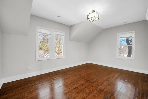 $895,000 | 1950 Monroe Avenue, Glenview, IL 60025