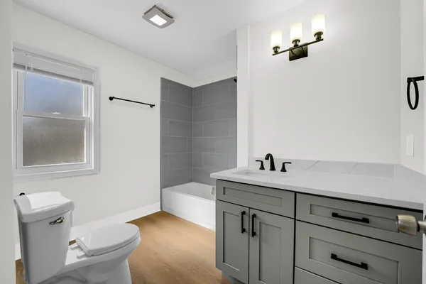 $895,000 | 1950 Monroe Avenue, Glenview, IL 60025