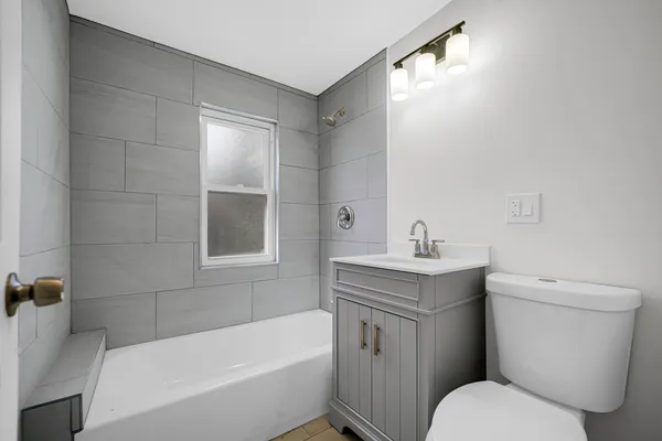 $895,000 | 1950 Monroe Avenue, Glenview, IL 60025