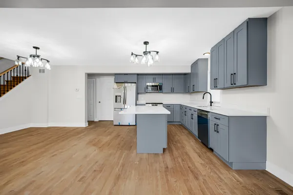 $895,000 | 1950 Monroe Avenue, Glenview, IL 60025