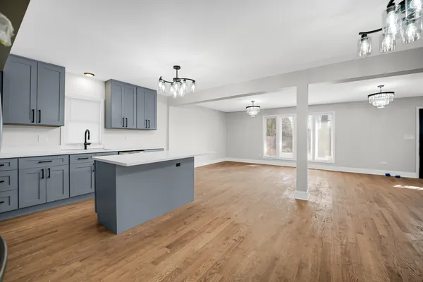 $895,000 | 1950 Monroe Avenue, Glenview, IL 60025