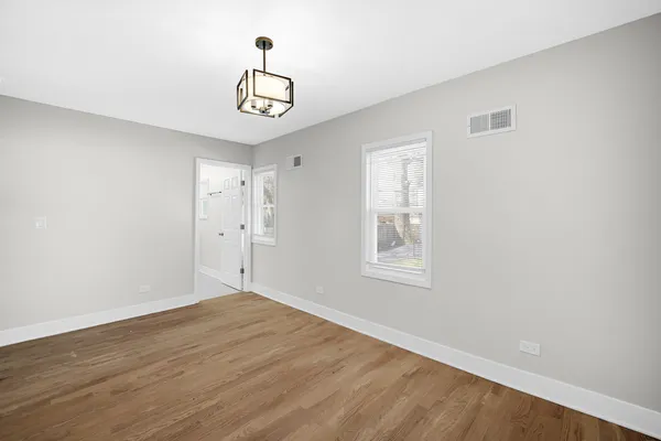 $895,000 | 1950 Monroe Avenue, Glenview, IL 60025