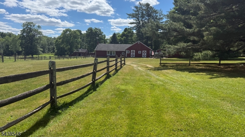 191 Lees Hill Road Basking Ridge, NJ 07920 - Photo 3 of 4