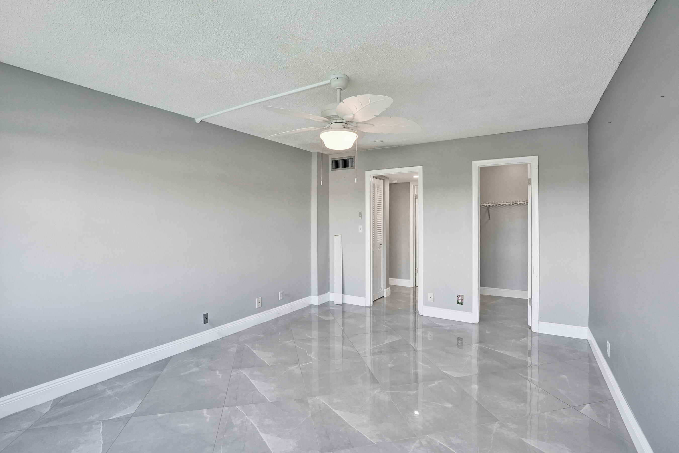 2611 North Riverside Drive, Unit 604 Pompano Beach, FL 33062 - Photo 16 of 72 DSC07887