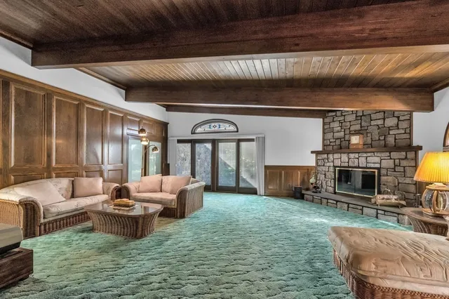 $1,000,000 | 242 Eastwood Drive, Westfield, MA 01085