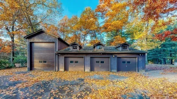 $950,000 | 242 Eastwood Drive, Westfield, MA 01085