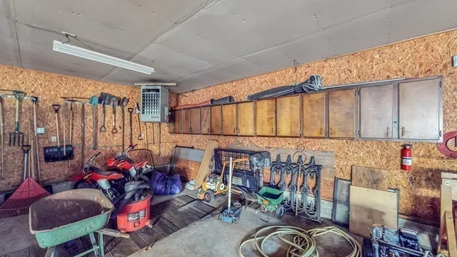 $1,000,000 | 242 Eastwood Drive, Westfield, MA 01085