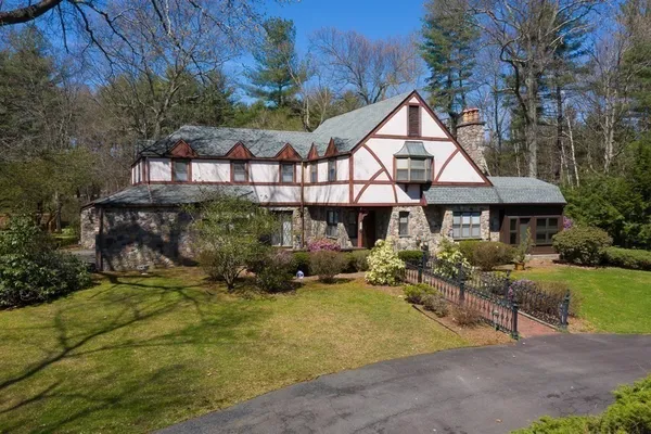 $950,000 | 242 Eastwood Drive, Westfield, MA 01085