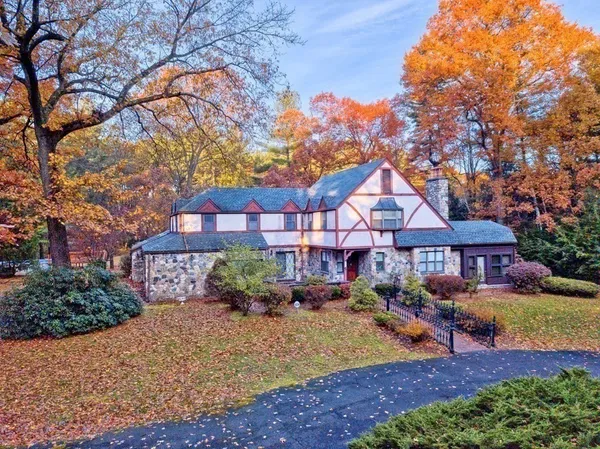 $950,000 | 242 Eastwood Drive, Westfield, MA 01085