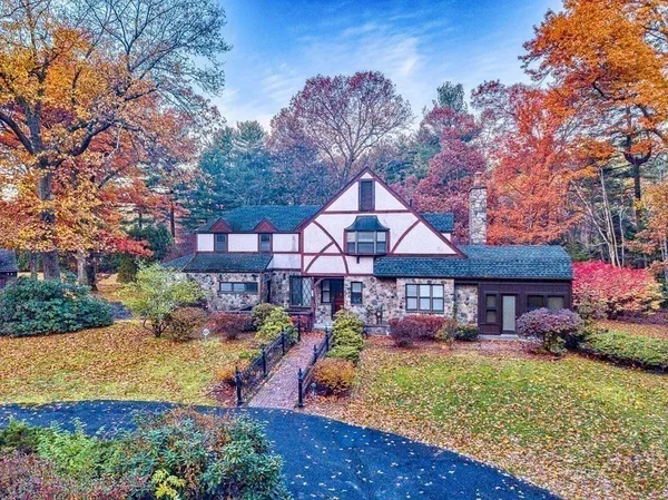 $950,000 | 242 Eastwood Drive, Westfield, MA 01085