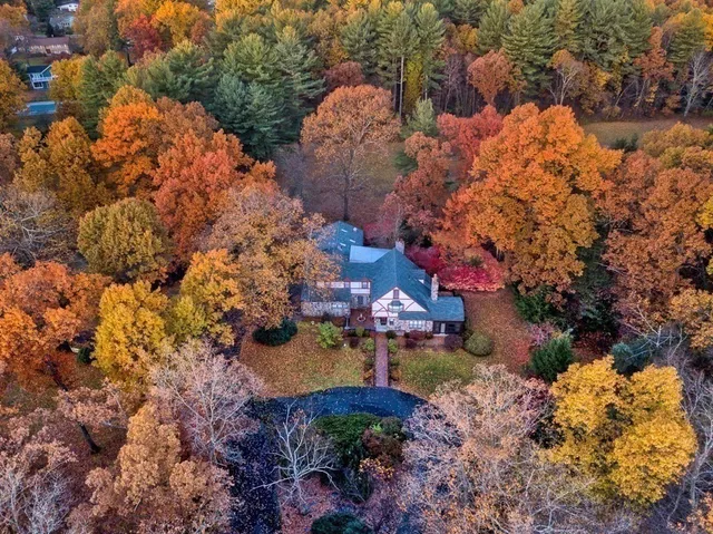 $1,000,000 | 242 Eastwood Drive, Westfield, MA 01085