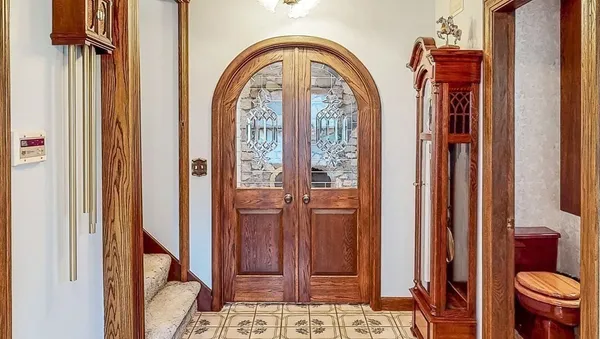 $950,000 | 242 Eastwood Drive, Westfield, MA 01085