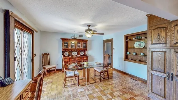 $950,000 | 242 Eastwood Drive, Westfield, MA 01085