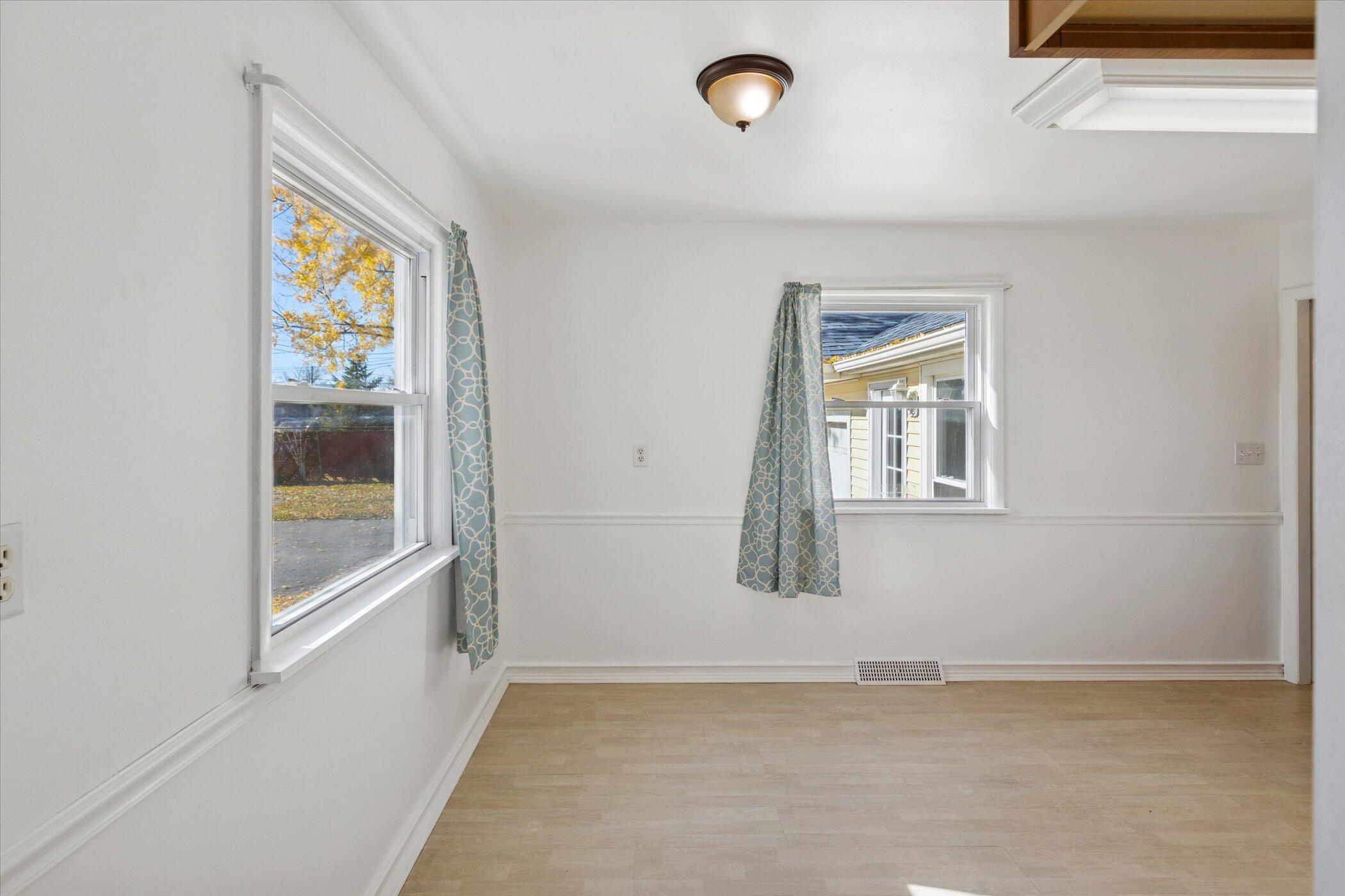 1037 East Hill Road Grand Blanc, MI 48507 - Photo 14 of 28 17