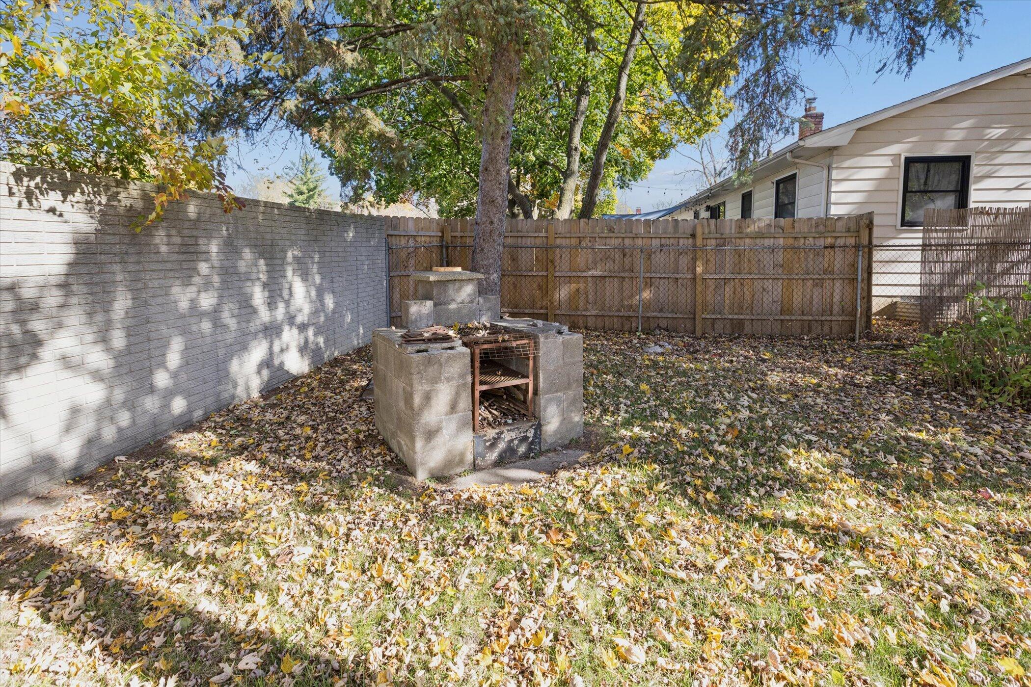 1037 East Hill Road Grand Blanc, MI 48507 - Photo 25 of 28 5