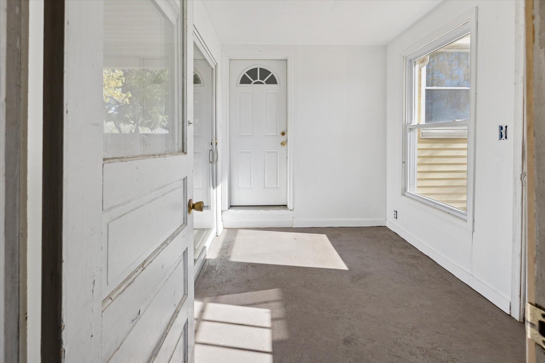 1037 East Hill Road Grand Blanc, MI 48507 - Photo 5 of 28 11