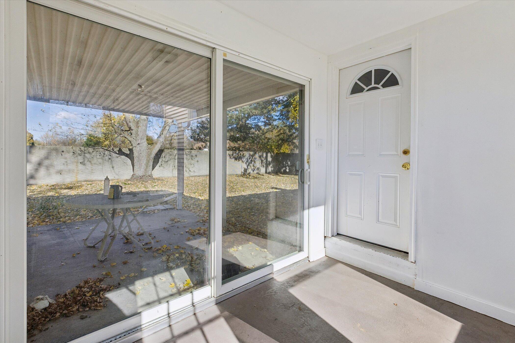 1037 East Hill Road Grand Blanc, MI 48507 - Photo 6 of 28 12