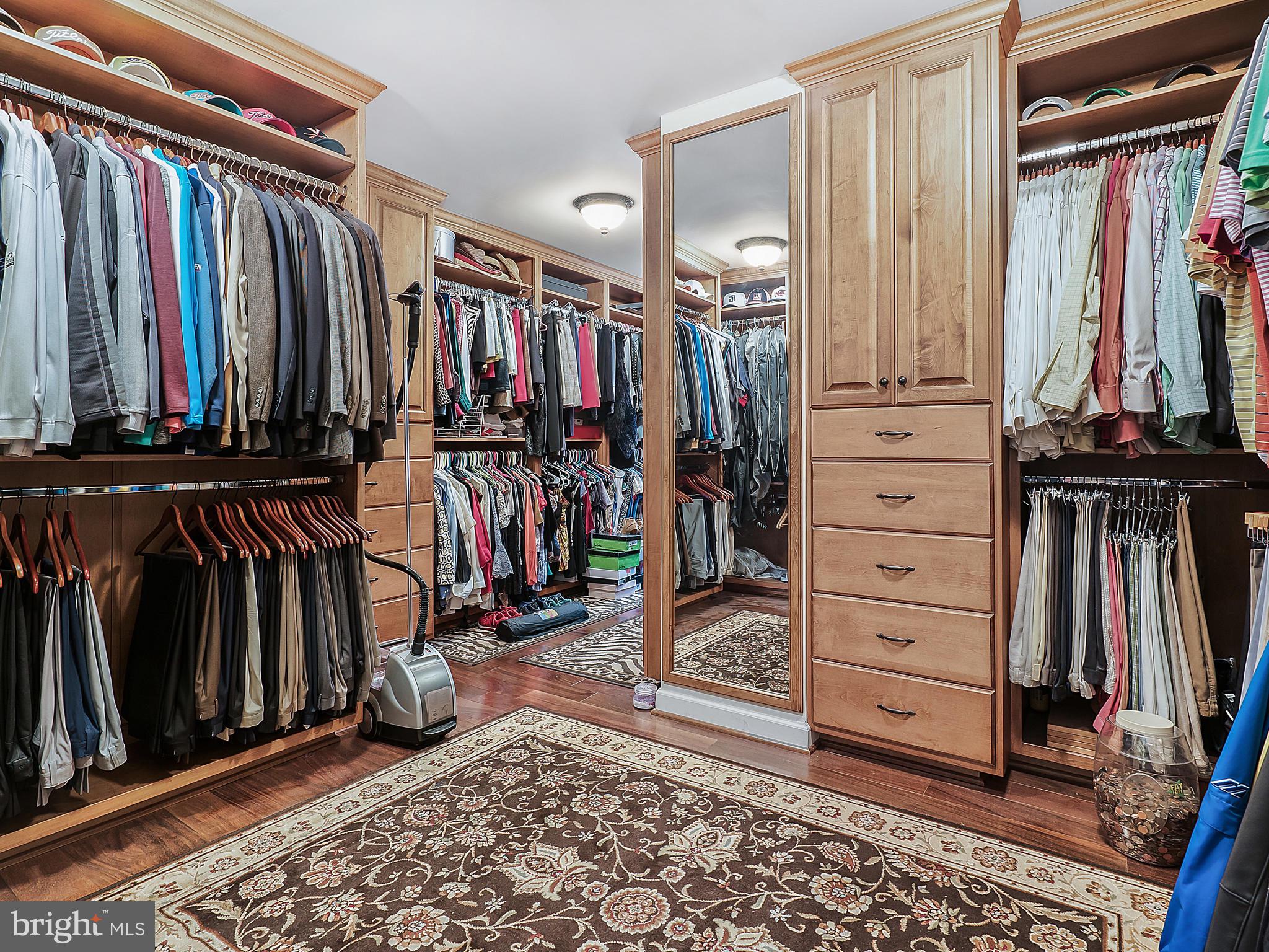 122 Seahawk Lane Edgewater, MD 21037 - Photo 31 of 65 This closet is truly to die for...
