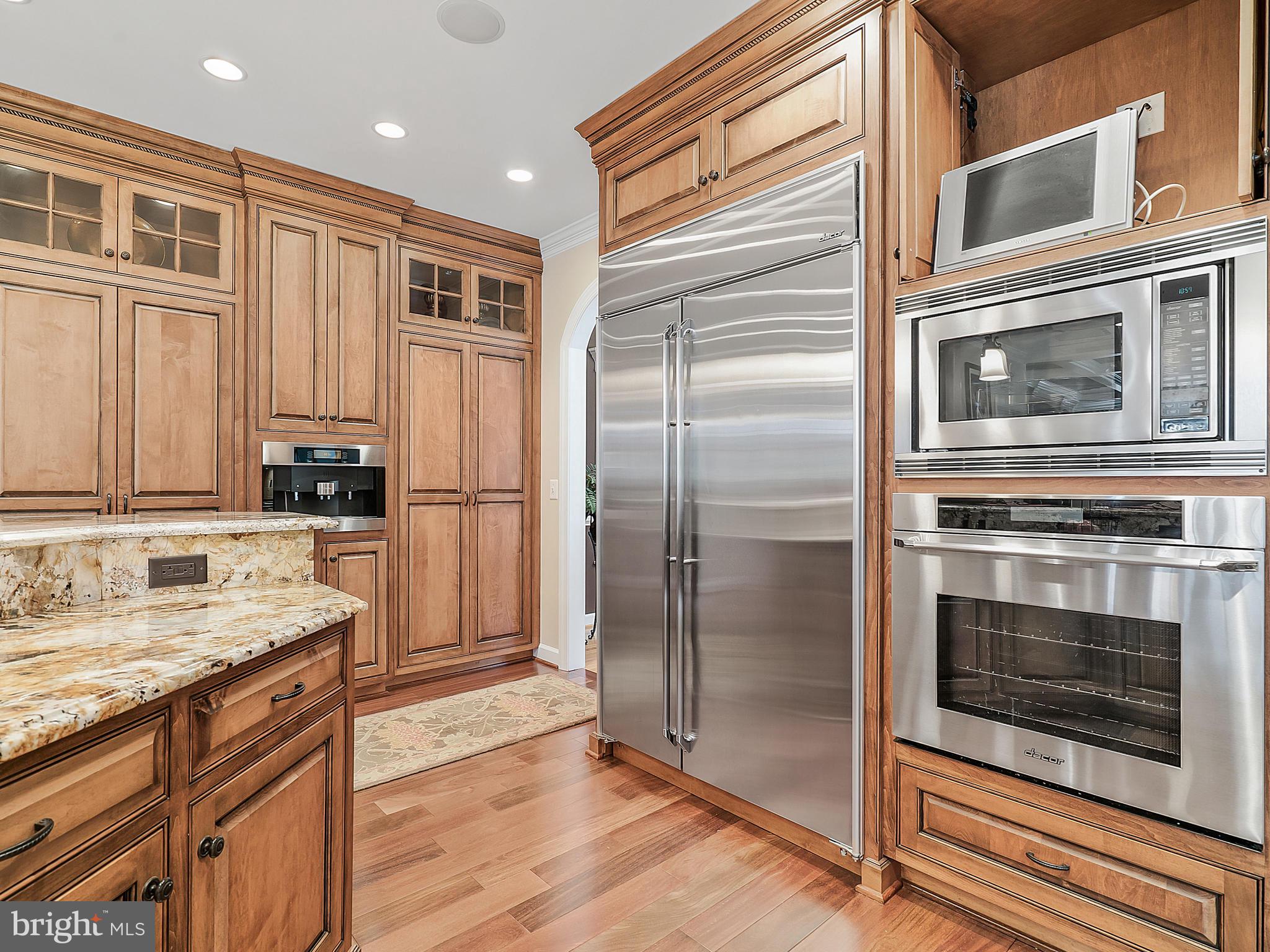 122 Seahawk Lane Edgewater, MD 21037 - Photo 7 of 65 Top of the line stainless steel appliances