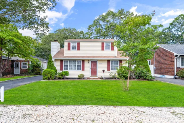 $670,000 | 611 Boulton Avenue, Point Pleasant, NJ 08742