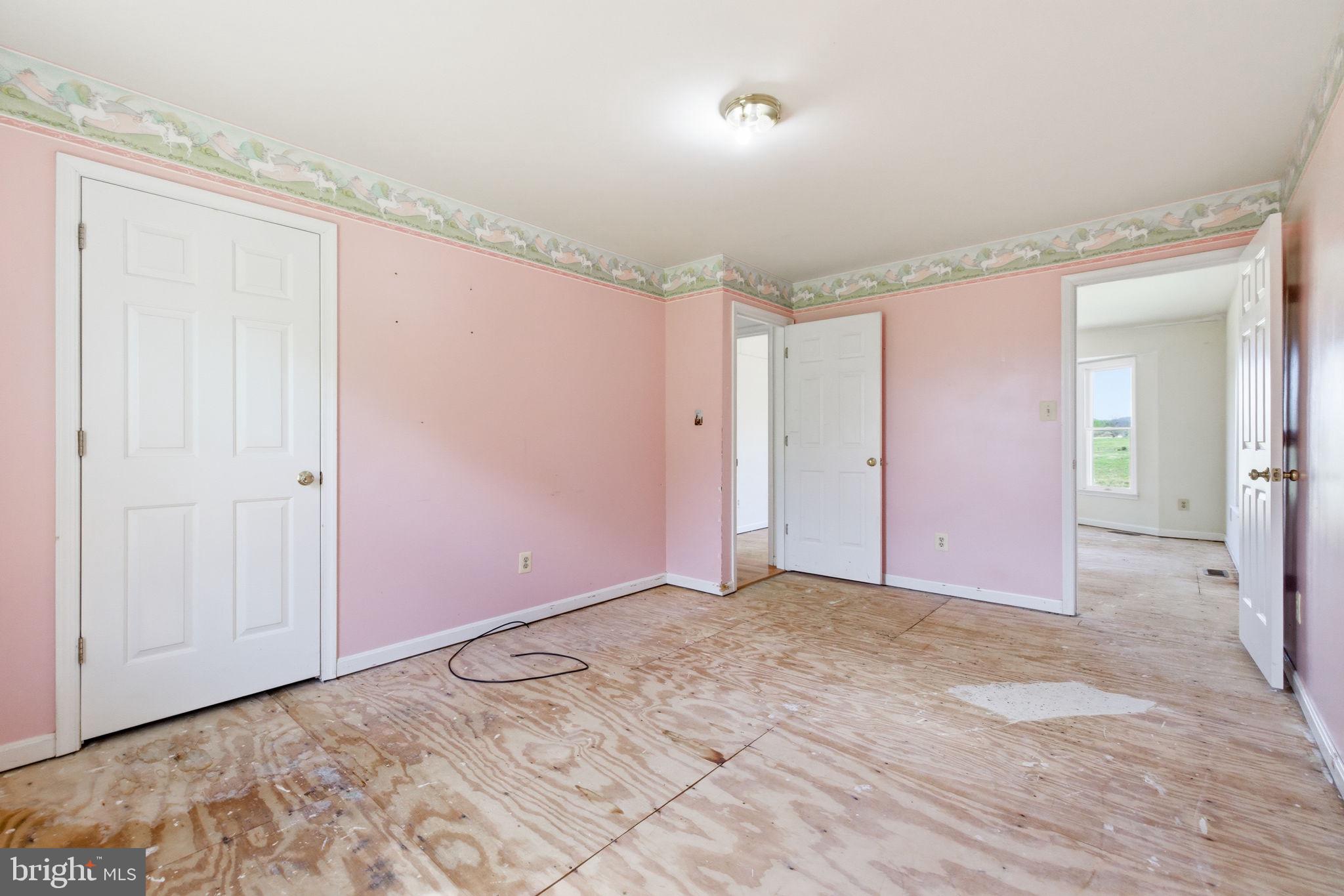 4004 Indian Run Road Amissville, VA 20106 - Photo 17 of 52 Second Bedroom
