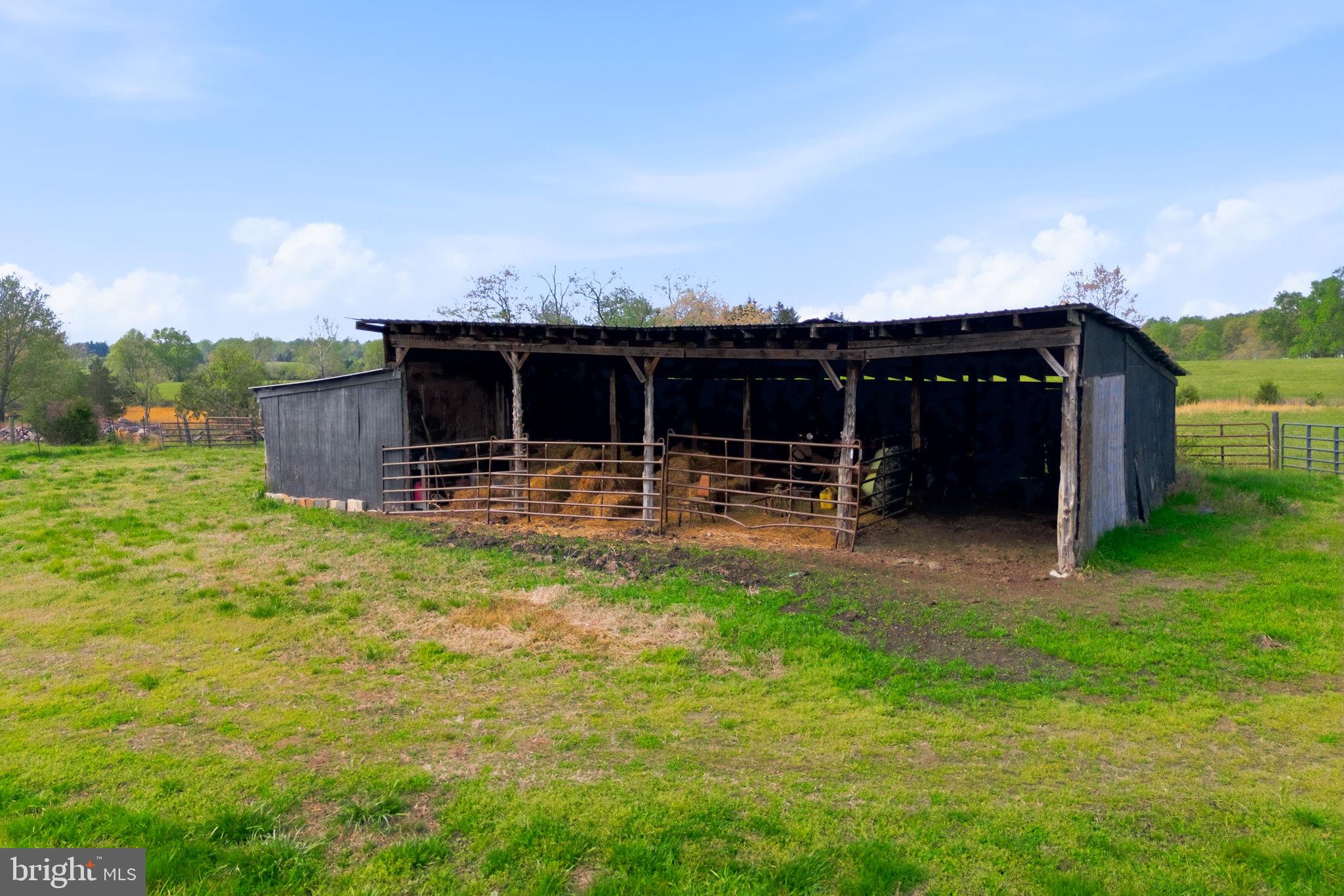 4004 Indian Run Road Amissville, VA 20106 - Photo 34 of 52 Run-in Shed for farmette