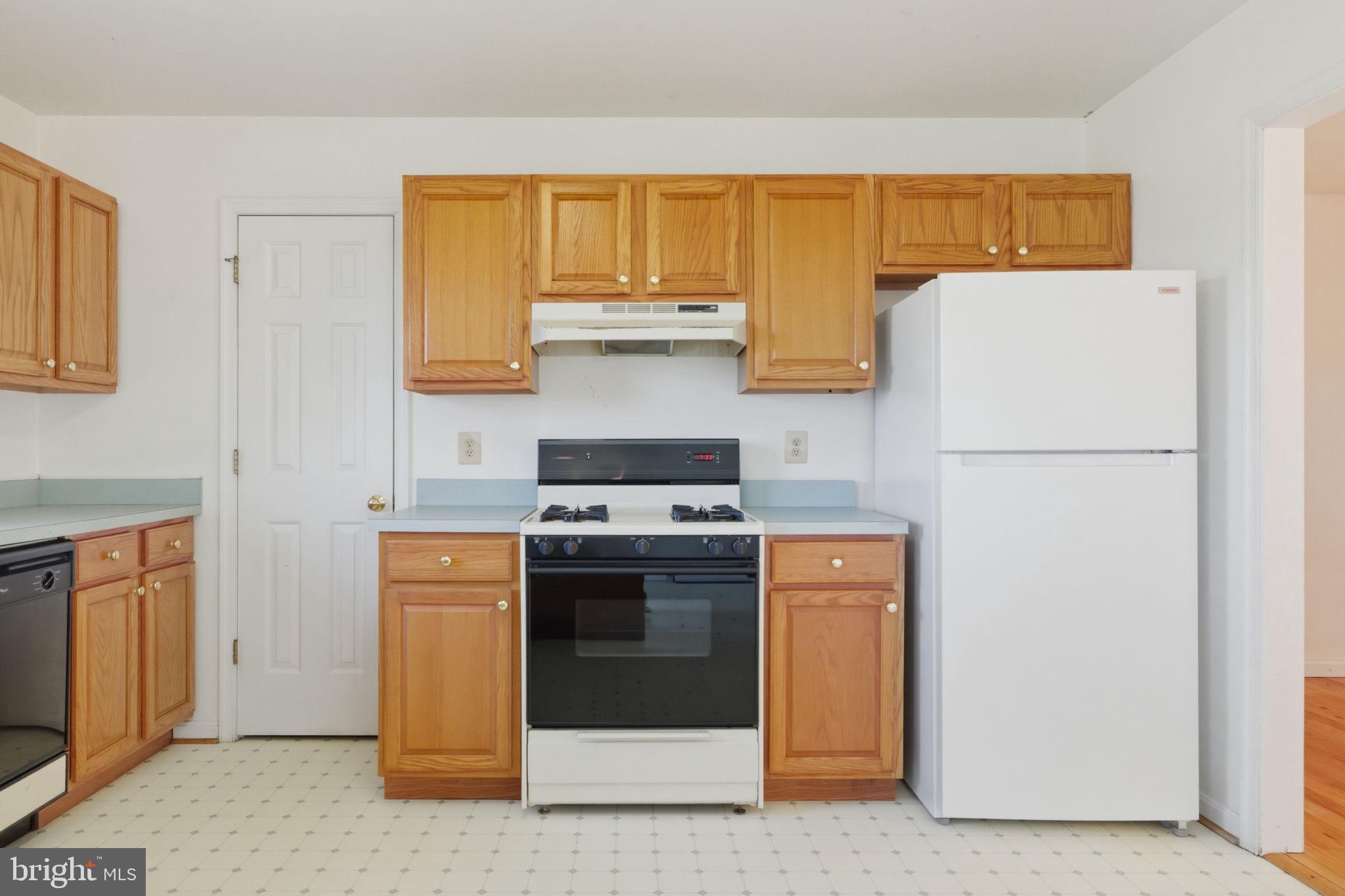 4004 Indian Run Road Amissville, VA 20106 - Photo 6 of 52 Walk-in pantry for extra storage