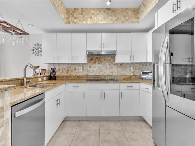 $902,000 | 2700 North Federal Highway, Unit 505, Boynton Beach, FL 33435