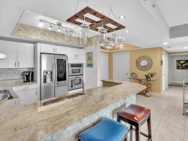 $902,000 | 2700 North Federal Highway, Unit 505, Boynton Beach, FL 33435