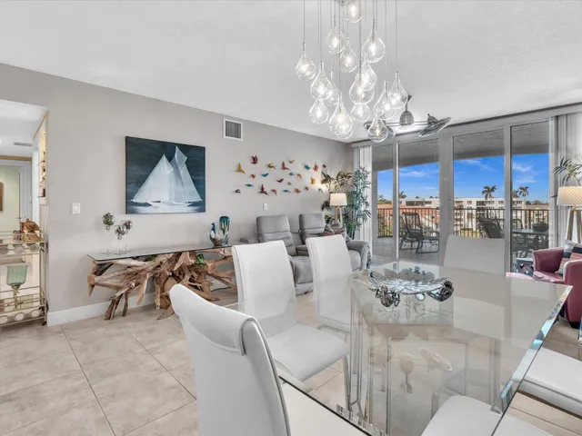 $902,000 | 2700 North Federal Highway, Unit 505, Boynton Beach, FL 33435