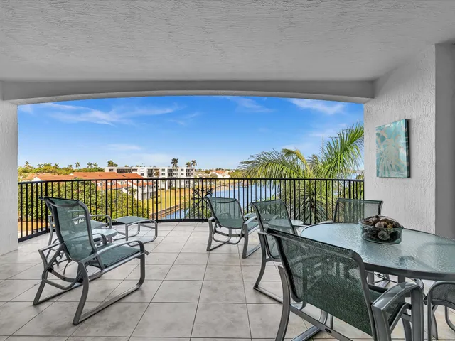 $902,000 | 2700 North Federal Highway, Unit 505, Boynton Beach, FL 33435