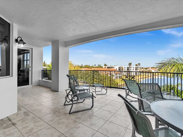 $902,000 | 2700 North Federal Highway, Unit 505, Boynton Beach, FL 33435
